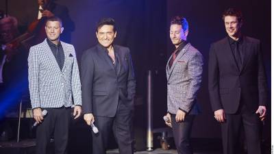 Tras la muerte de Carlos Marín, los miembros restantes del grupo multinacional (el estadounidense David Miller, el francés Sebastien Izambard y el suizo Urs Buhler) continuarán con su gira en homenaje a Marín.