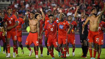 Los seleccionados de Panamá festejaron con la afición que llegó al estadio Rommel Fernández.