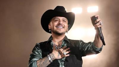 Aunque ya existían algunos rumores sobre la posible relación entre Ángela Aguilar y Christian Nodal, estos fueron confirmados luego de la publicación que realizó la revista española ¡Hola!