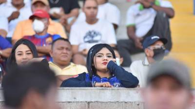 Las hermosas aficionadas enamoraron Choluteca para el duelo inicial del torneo Clausura 2023 entre Lobos UPNFM y Motagua.