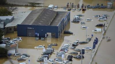 Las fuertes lluvias que provocaron graves inundaciones en el sur de Francia dejaron al menos 12 personas muertas y alcanzaron un nivel sin precedentes desde 1891, causando daños impresionantes.