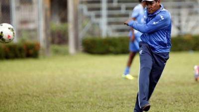 José Valladares, seleccionador de la Sub-17 de Honduras.