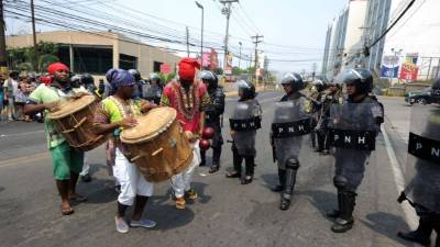 La manifestación de pobladores indígenas lencas frente a Casa Presidencial. AFP