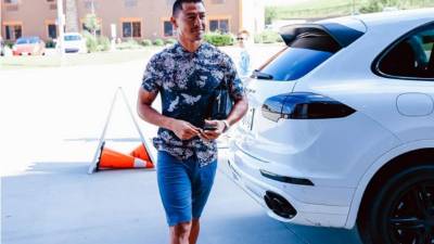 Roger Espinoza llegando al estadio Children's Mercy Park, casa del Sporting Kansas City. Foto Twitter @SportingKC