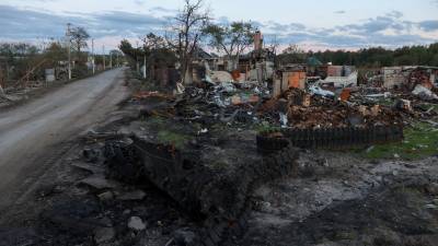 Fotografía muestra la aldea destruida de Yackivka, región de Kharkiv, el 4 de octubre de 2022, en medio de la invasión rusa de Ucrania.