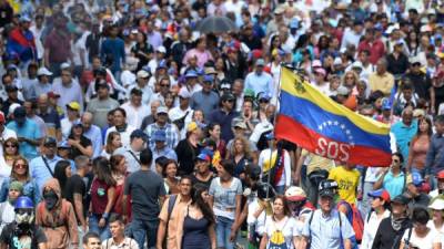 El centro de Caracas estaba militarizado y se impidió a la mayoría de la prensa entrar al Legislativo. Solo algunas cámaras pudieron pasar.