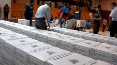 Tribunal Supremo Electoral urge de más fondos. Ayer se reunió con comisión del Congreso