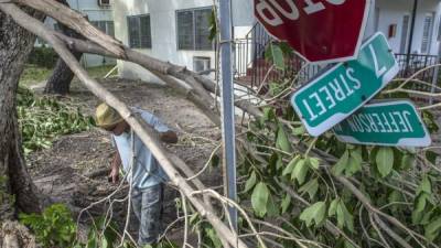 A corto plazo, es 'probable' que los dos huracanes afecten las economías de Florida y Texas. EFE/Giorgio Viera