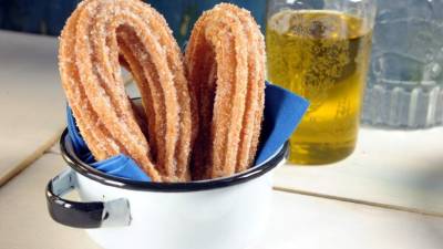 Los churros deben quedar crujientes.