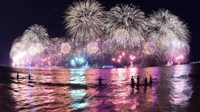 El espectacular show de fuegos artificiales de fin de año apenas durará 12 minutos este año. Fotos: AFP