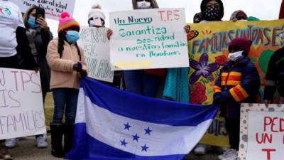 Un grupo de hondureños pidió a Biden aprobar un nuevo TPS para inmigrantes centroamericanos./EFE.