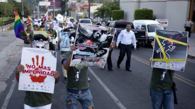 Fotografía de archivo en la que se registró una marcha de diferentes organizaciones LGBTI+ de Honduras. EFE