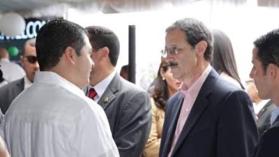 El mandatario Juan Orlando Hernández dialogó con el expresidenciable Liberal, Mauricio Villeda.