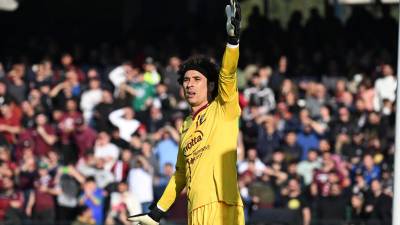 Pese a perder en su estreno, Guillermo Ochoa realizó un total de nueve atajadas ante el AC Milan.
