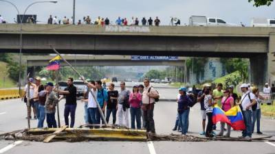 La oposición anunció el bloqueo de las principales vías en buen número de ciudades por todo el país.