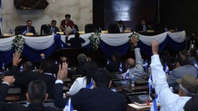 Legislación. Diputados sesionaron ayer en el Congreso Nacional.