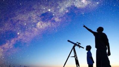 El cielo nocturno reserva todo un año de espectáculos celestes para los observadores.