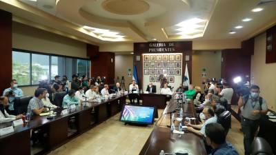 Reunión. Empresarios se reunieron ayer con la comisión de transición del Gobierno electo. Foto: Melvin Cubas.