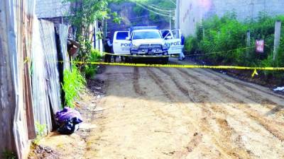 En un zona de Tegucigalpa ayer fue encontrado un cuerpo envuelto en sábanas y dentro de bolsas negras.