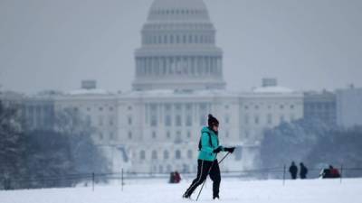 Washington D.C. sufre los estragos de la mayor tormenta de nieve que azota la capital estadounidense en los últimos tres años.