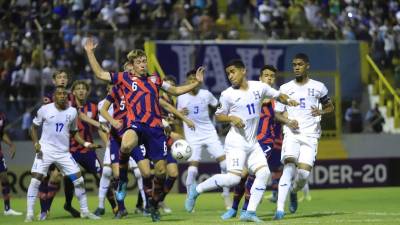 La bicolor ha sido golpeada en el primer tiempo y debe hacer una segunda mitad casi perfecta.