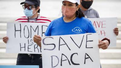 El programa DACA ha permitido que unos 828,000 adultos jóvenes trabajen en Estados Unidos.