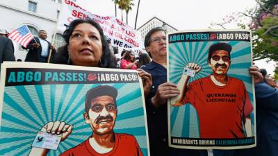 Desde 1993, cuando una ley impidió conducir a los inmigrantes sin papeles, 'miembros de la comunidad (...) han sido sujetos de detenciones de tránsito arbitrarias e incluso arrestos y deportaciones.