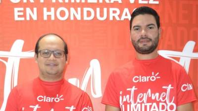 Danny Rodríguez, gerente de Mercadeo de Claro Honduras y Mauricio Dávila, subgerente de Publicidad.
