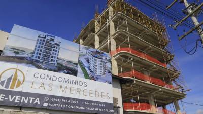 Un condominio se construye en la colonia Las Mercedes, en el bulevar del norte.Fotos: Melvin Cubas