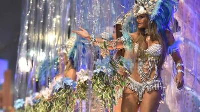 La belleza de la mujer nuevamente engalana el Carnaval de Río.