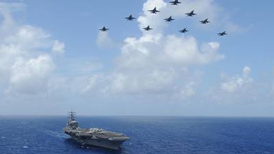 EEUU envió un segundo portaaviones, el USS Eisenhower y sus barcos de escolta para unirse al USS Gerald R. Ford, en el Mediterráneo cerca de Israel.