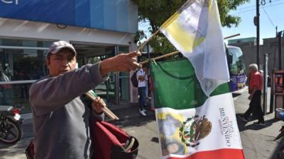 Los voluntarios mexicanos buscan romper récord con la gigantesca valla humana para recibir al Papa Francisco.