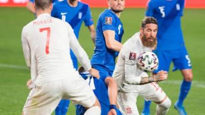 La selección de Grecia le sacó un valioso empate a España. Foto AFP.