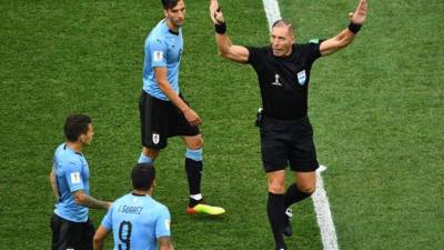 Néstor Pitana fue el árbitor del juego que Uruguay perdió 2-0 contra Francia.