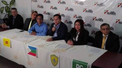 Los representantes de los partidos políticos emergentes hicieron el anuncio este lunes en Tegucigalpa.