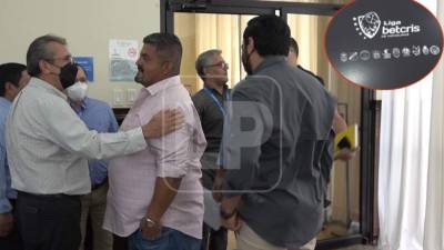 Los 10 representantes de los equipos afiliados a Liga Nacional junto a la directiva del ente sse reunioron para establecer los estatutos del próximo torneo de la Primera División.