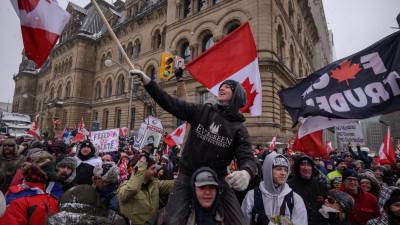 Los canadienses llevan más de 10 días de protestas exigiendo el levantamiento de las restricciones anticovid.