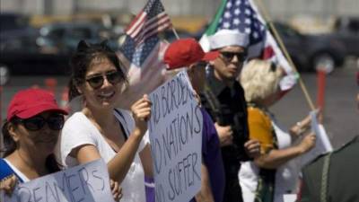 igrantes marcharon por el 4 de julio. Foto: EFE