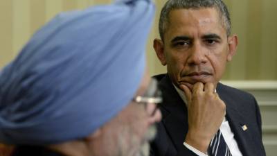 Barack Obama dialoga con el primer ministro de la India, Manmohan Singh, sobre el tema de Siria.