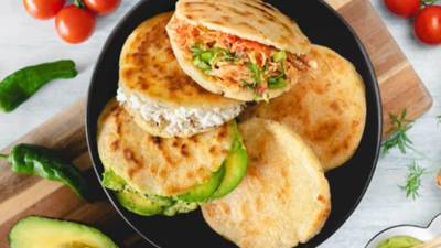 Aquí te guiaremos paso a paso para preparar unas arepas rellenas irresistibles