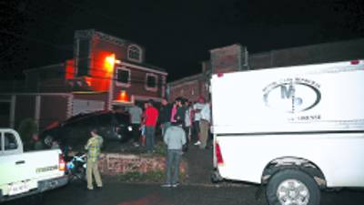Romero, después de recibir los balazos, caminó hasta expirar frente a una casa.