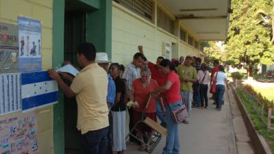 Los pobladores llegaron a las urnas para ejercer el sufragio.
