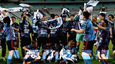 La selección de Japón celebró a lo grande su clasificación al Mundial de Qatar 2022. Foto AFP..