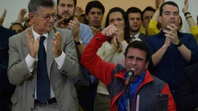 El excandidato presidencial Henrique Capriles en conferencia de prensa.