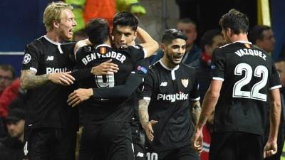 El Sevilla celebrando por todo lo alto su tanto su clasificación en el Teatro de los Sueños.