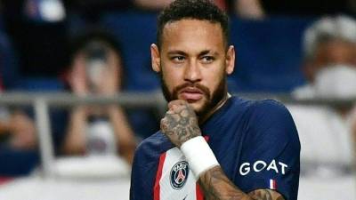 Medios franceses han informado que el PSG planea vender al crack brasileño Neymar.