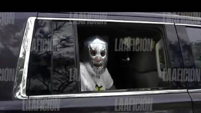 Alves llega a los Pumas de México y se desborda la algarabía.