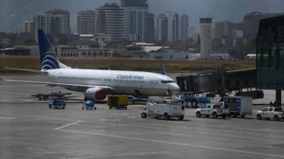 El aeropuerto de Guatemala cerró por la ceniza volcánica que cayó sobre la ciudad tras erupciones del volcán Pacaya./AFP.