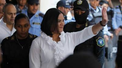La esposa del expresidente Lobo Sosa tendrá que pagar una sanción o multa por el valor del 10% del monto defraudado en cuanto al delito de apropiación indebida