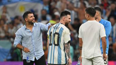 “El Kun” acompaña a la Selección de Argentina en Qatar.